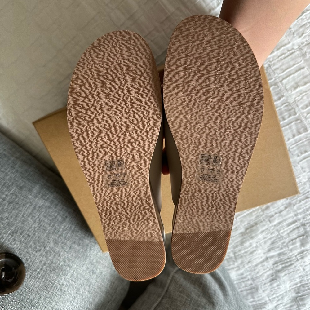 Kelsi Dagger Cream Platform Sandals with Buckle - Picture 6 of 7